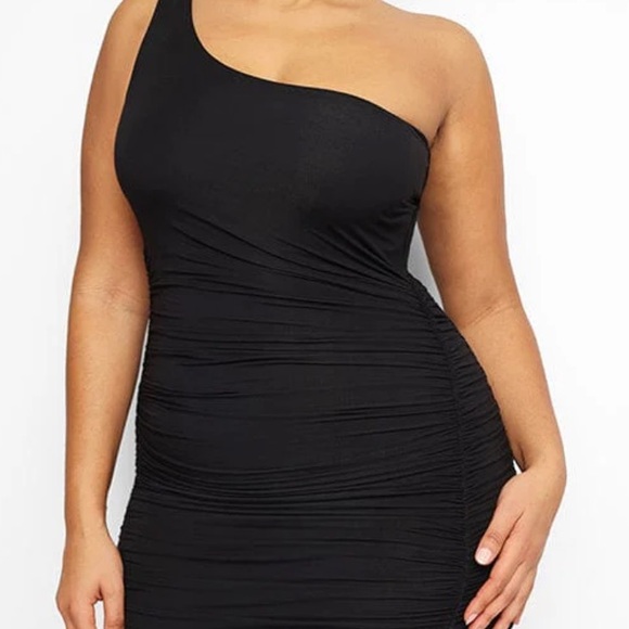 Thigh Split Shaping Dress - Picture 2 of 3